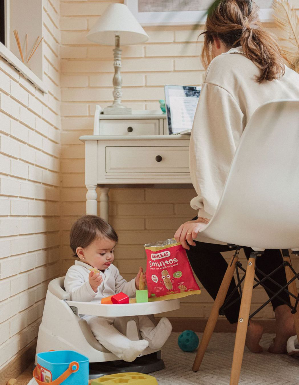 Smilitos Ecológicos para Niños en Bolsas: Gusanitos de Maíz Sabor Fresa y  Plátano, Snack Saludable y Merienda Sana - Smileat