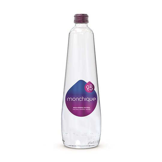 Agua mineral alcalina Monchique en botella de vidrio 750 ml